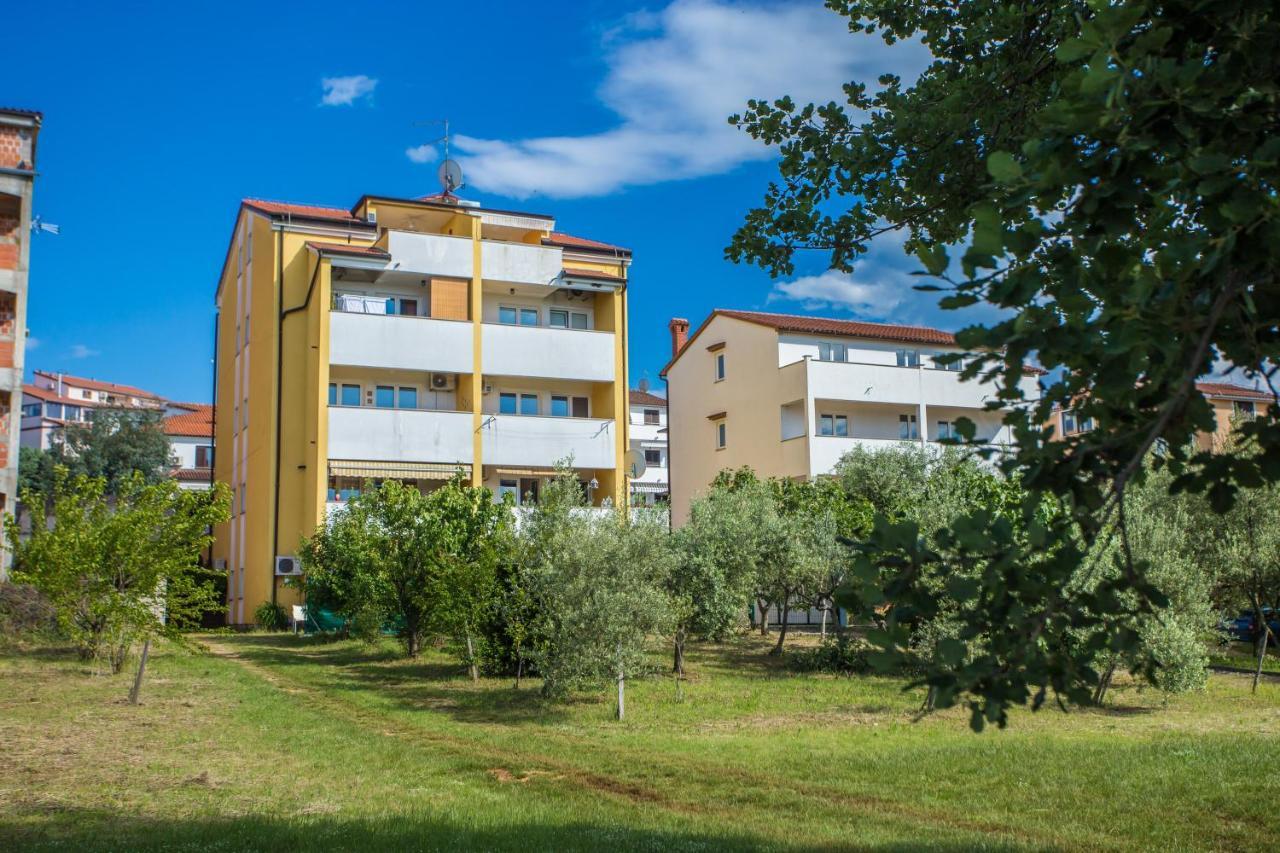 Appartement Apartman Vlado à Vrsar Extérieur photo