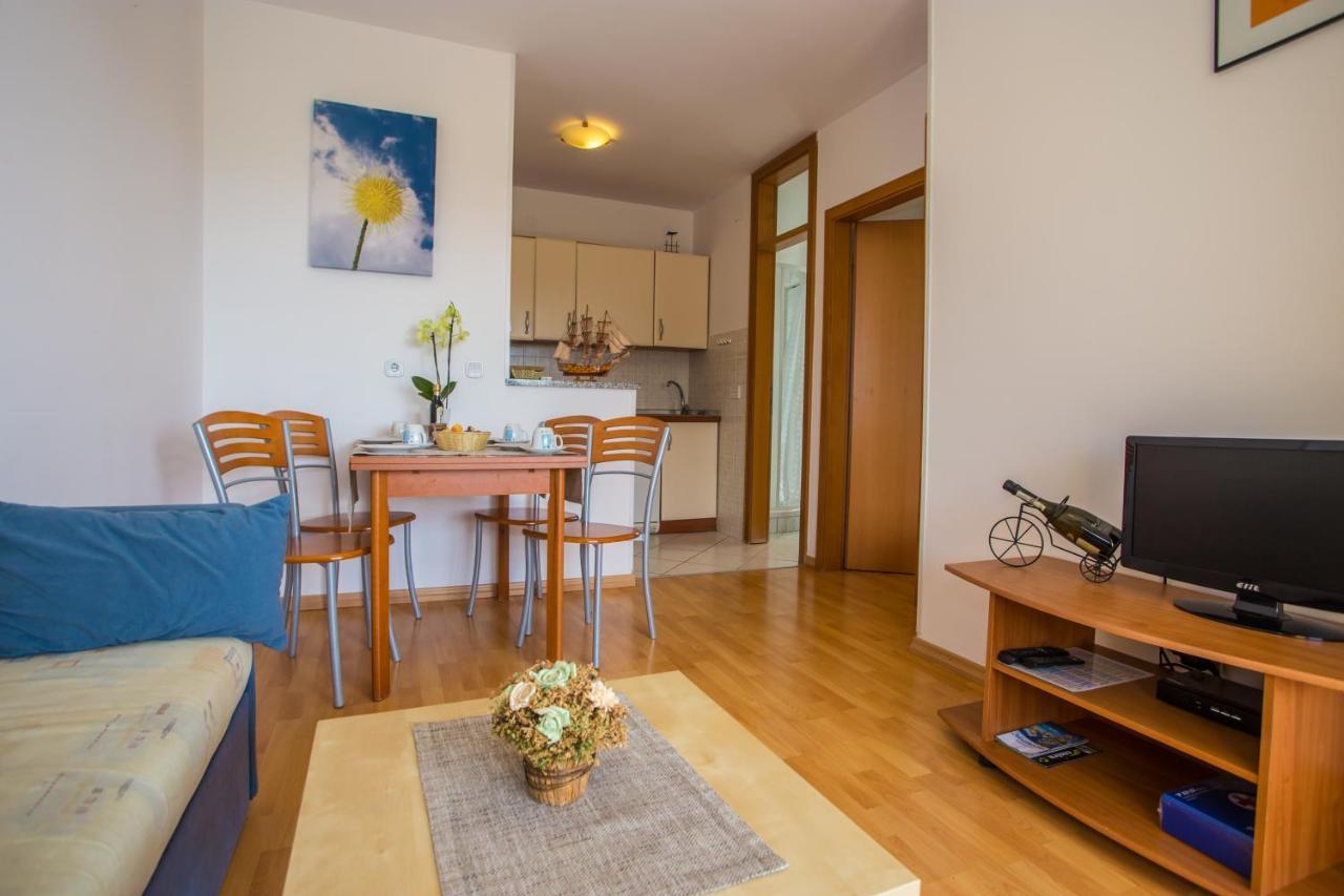 Appartement Apartman Vlado à Vrsar Extérieur photo