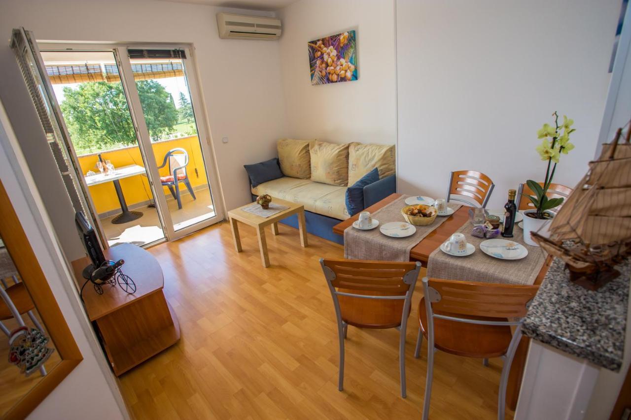 Appartement Apartman Vlado à Vrsar Extérieur photo